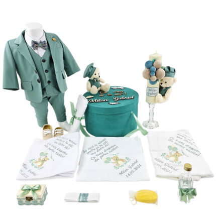 Set Botez "Milan Gabriel", format din Trusou Complet, Lumanare si Tinuta Eleganta, model Ursulet, 17 piese, pentru Baieti, culoare Verde, marca LoreBebe ®