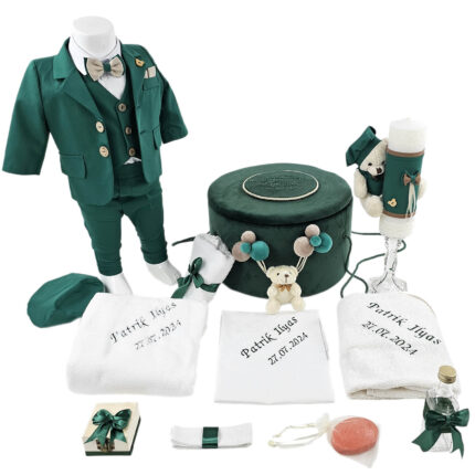 Set Botez "Patrick Ilyas", format din Trusou Complet, Lumanare si Tinuta Eleganta, model Ursulet, 17 piese, pentru Baieti, culoare Verde, marca LoreBebe ®