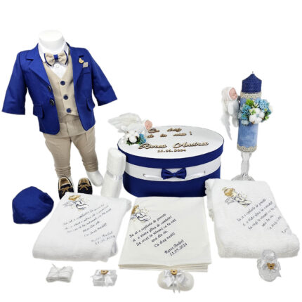 Set Botez "Rares Andrei", format din Trusou Complet, Lumanare si Tinuta Eleganta, model Ingeras, 17 piese, pentru Baieti, culoare Albastru, marca LoreBebe ®