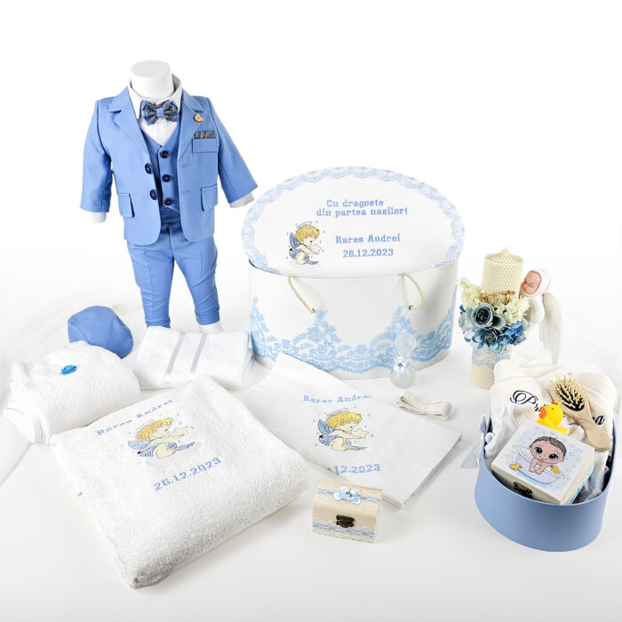 Set Botez "Aripi Pure de Ingeras", format din Trusou Complet, Lumanare, Tinuta Eleganta si Set pentru Prima Baita cu Nasii, model Ingeras, 19 piese, pentru Baieti, culoare Bleumarin, marca LoreBebe ® - imagine 1