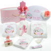 Set Botez "Imbratisarea Fericirii", format din Trusou Complet si Lumanare, model Ursulet, 10 piese, pentru Fete, culoare Roz , marca LoreBebe ®