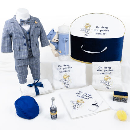 Set Botez "Ingerasul Luca", format din Trusou Complet, Lumanare si Tinuta Eleganta, model Ingeras, 16 piese, pentru Baieti, culoare Albastru, marca LoreBebe ®
