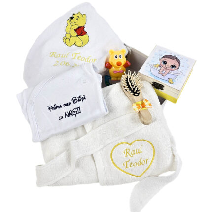 Set Prima Baita cu Nasii "Raul", model Winnie the Pooh, 7 piese, pentru Baieti, culoare Galben, marca LoreBebe ®