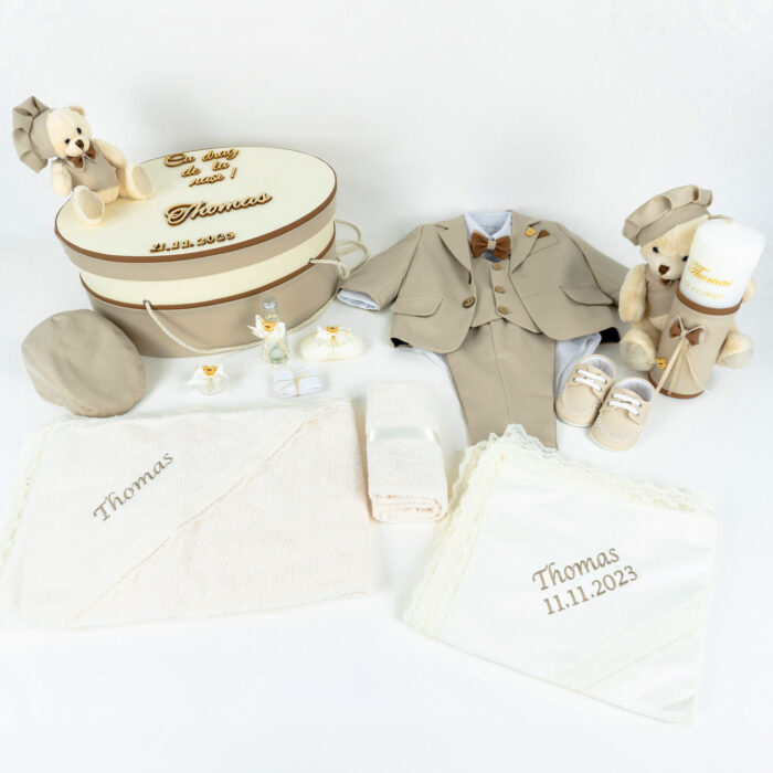 Set Botez "Zambet de Ursulet", format din Trusou Complet, Lumanare si Tinuta Eleganta, model Ursulet, 17 piese, pentru Baieti, culoare Crem, marca LoreBebe ® - imagine 1