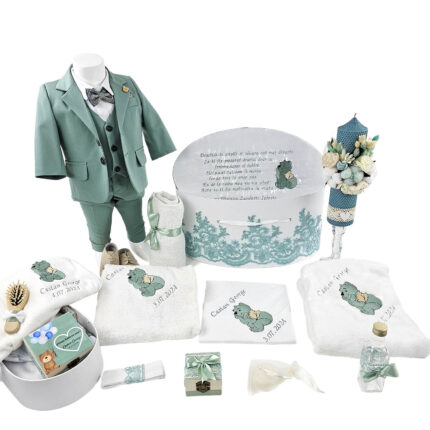 Set Botez "Casian George", format din Trusou Complet, Lumanare si Tinuta Eleganta, model Winnie the Pooh, 24 piese, pentru Baieti, culoare Verde, marca LoreBebe ®