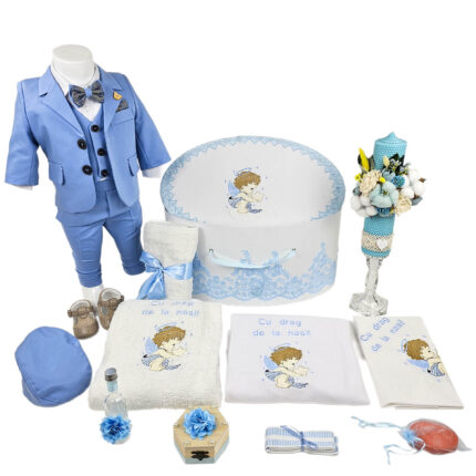 Set Botez "Ingerasul", format din Trusou Complet, Lumanare si Tinuta Eleganta, model Ingeras, 17 piese, pentru Baieti, culoare Bleumarin, marca LoreBebe ®