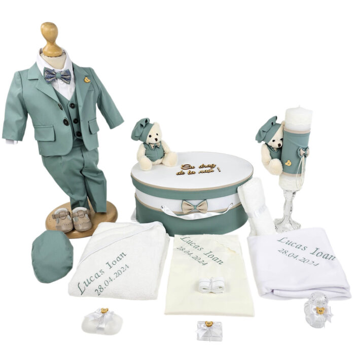 Set Botez "Lucas Ioan", format din Trusou Complet, Lumanare si Tinuta Eleganta, model Ursulet, 17 piese, pentru Baieti, culoare Verde, marca LoreBebe ® - imagine 1