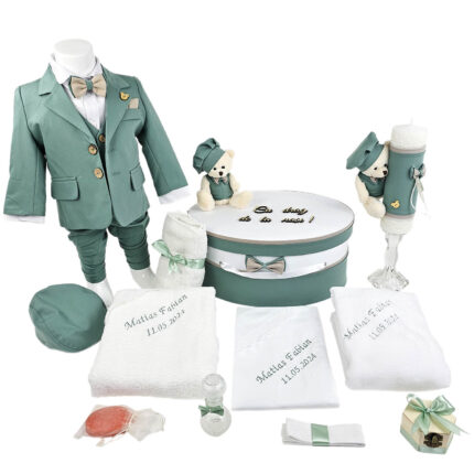 Set Botez "Matias Fabian", format din Trusou Complet, Lumanare si Tinuta Eleganta, model Ursulet, 17 piese, pentru Baieti, culoare Verde, marca LoreBebe ®