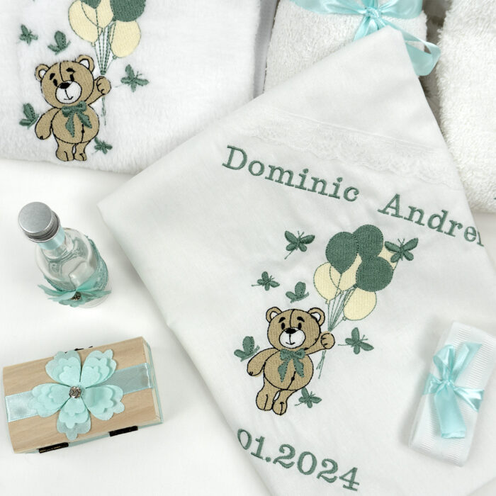 Set Botez "Zburatorul cel Mic", format din Trusou Complet si Lumanare, model Ursulet, 10 piese, pentru Baieti, culoare Verde, marca LoreBebe ® - imagine 2