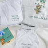 Set Botez "Ursuletul de Basm", format din Trusou Complet, Lumanare, Tinuta Eleganta si Set pentru Prima Baita cu Nasii, model Ursulet, 20 piese, pentru Baieti, culoare Verde, marca LoreBebe ® - imagine 2