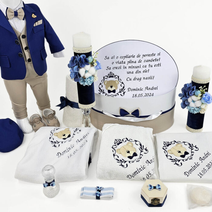 Set Botez "Dominic Andrei", format din Trusou Complet, Lumanare si Tinuta Eleganta, model Ursulet, 18 piese, pentru Baieti, culoare Albastru, marca LoreBebe ® - imagine 2