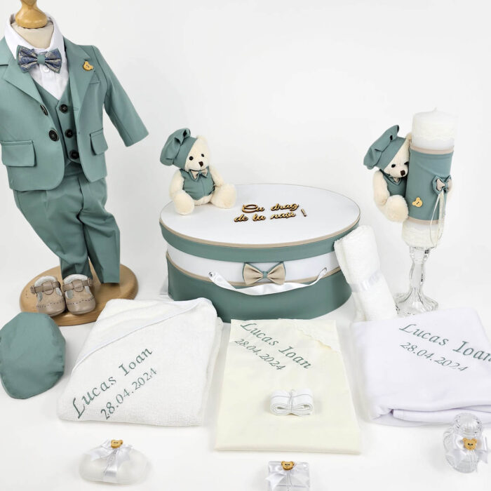 Set Botez "Lucas Ioan", format din Trusou Complet, Lumanare si Tinuta Eleganta, model Ursulet, 17 piese, pentru Baieti, culoare Verde, marca LoreBebe ® - imagine 2