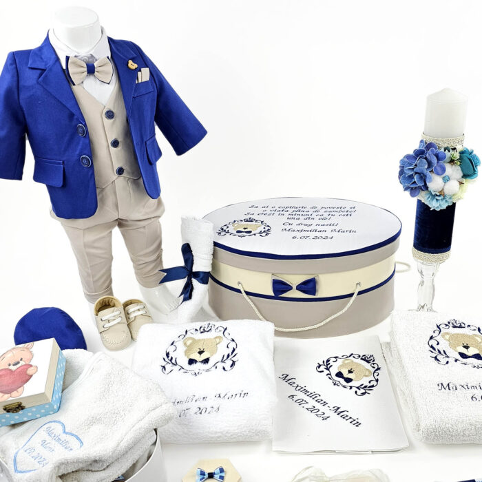 Set Botez "Maximilian Marin", format din Trusou Complet, Lumanare si Tinuta Eleganta, model Ursulet, 24 piese, pentru Baieti, culoare Albastru, marca LoreBebe ® - imagine 2