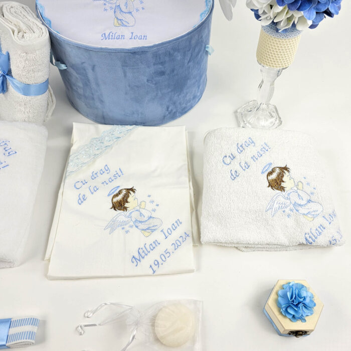 Set Botez "Milan Ioan", format din Trusou Complet, Lumanare si Tinuta Eleganta, model Ingeras, 17 piese, pentru Baieti, culoare Bleumarin, marca LoreBebe ® - imagine 3