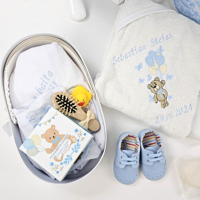 Set Botez "Sebastian Stefan", format din Trusou Complet, Lumanare si Tinuta Eleganta, model Ursulet, 23 piese, pentru Baieti, culoare Bleumarin, marca LoreBebe ® - imagine 3