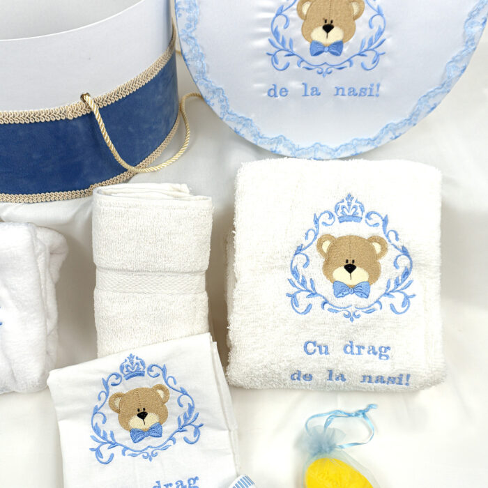Trusou Botez "Micul Imparat", model Ursulet, 9 piese, pentru Baieti, culoare Bleumarin, marca LoreBebe ® - imagine 3