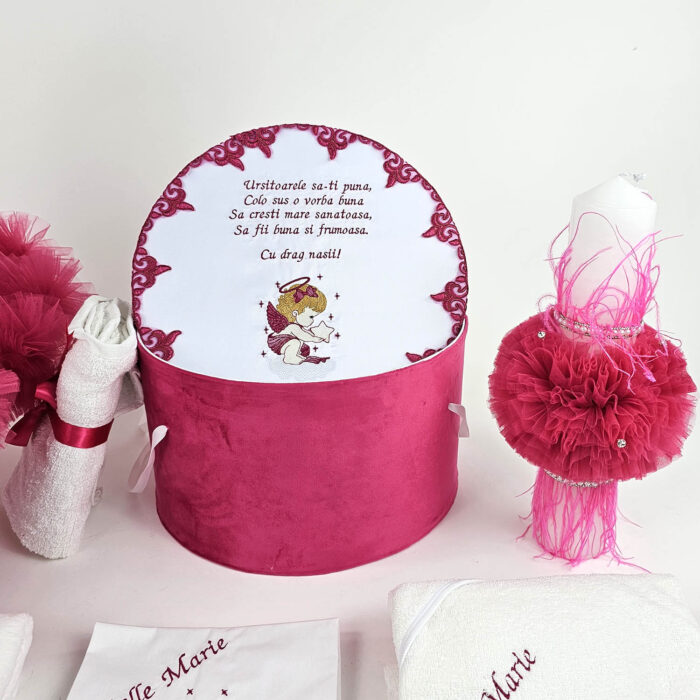 Set Botez "Isabelle Marie", format din Trusou Complet, Lumanare si Tinuta Eleganta, model Ingeras, 14 piese, pentru Fete, culoare Siclam, marca LoreBebe ® - imagine 3