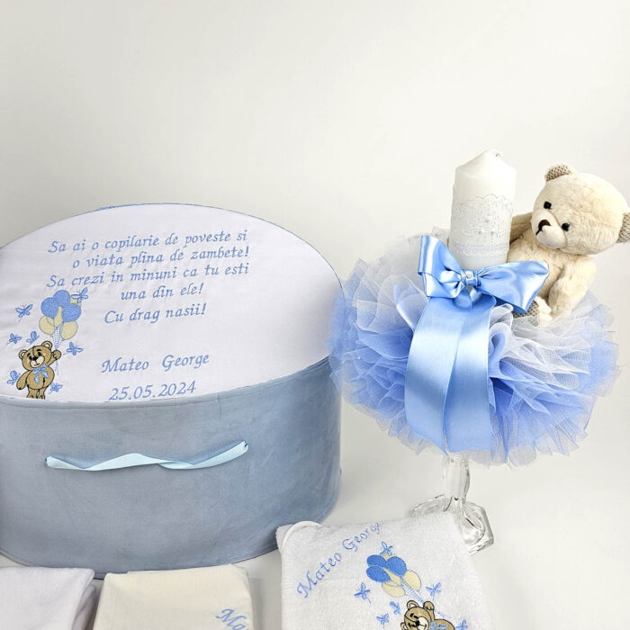Set Botez "Mateo George", format din Trusou Complet, Lumanare si Tinuta Eleganta, model Ursulet, 17 piese, pentru Baieti, culoare Bleumarin, marca LoreBebe ® - imagine 3