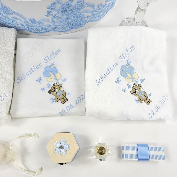 Set Botez "Sebastian Stefan", format din Trusou Complet, Lumanare si Tinuta Eleganta, model Ursulet, 23 piese, pentru Baieti, culoare Bleumarin, marca LoreBebe ® - imagine 4